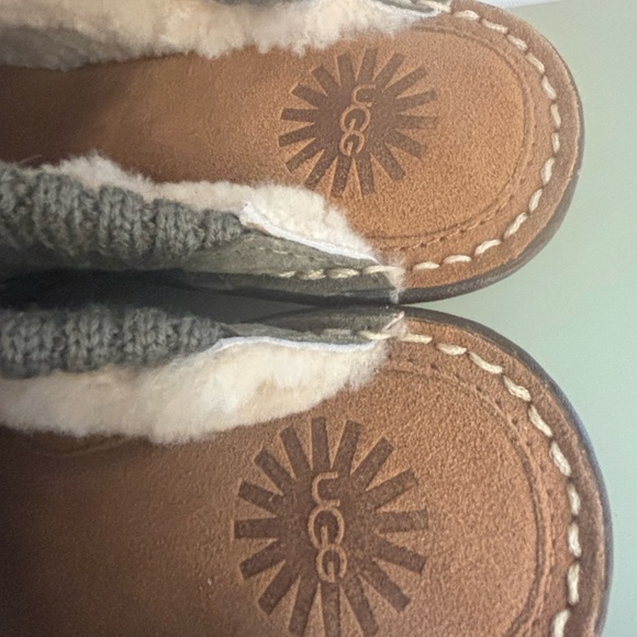 UGG Brand New Olive Green Suede Clogs with Knit Trim - Picture 5 of 9